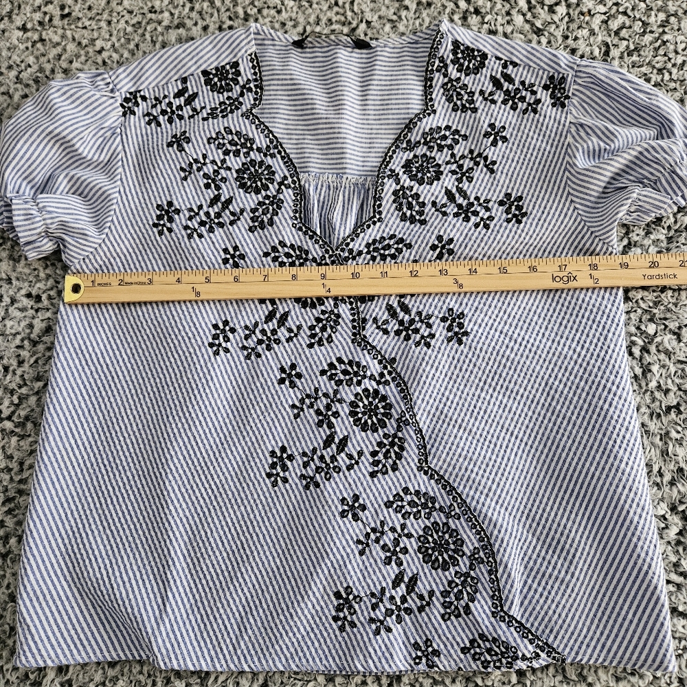 Zara Boho Blue Blouse Small Embroidered Short Puff Sleeves Scalloped Seersuc Top - Picture 8 of 9